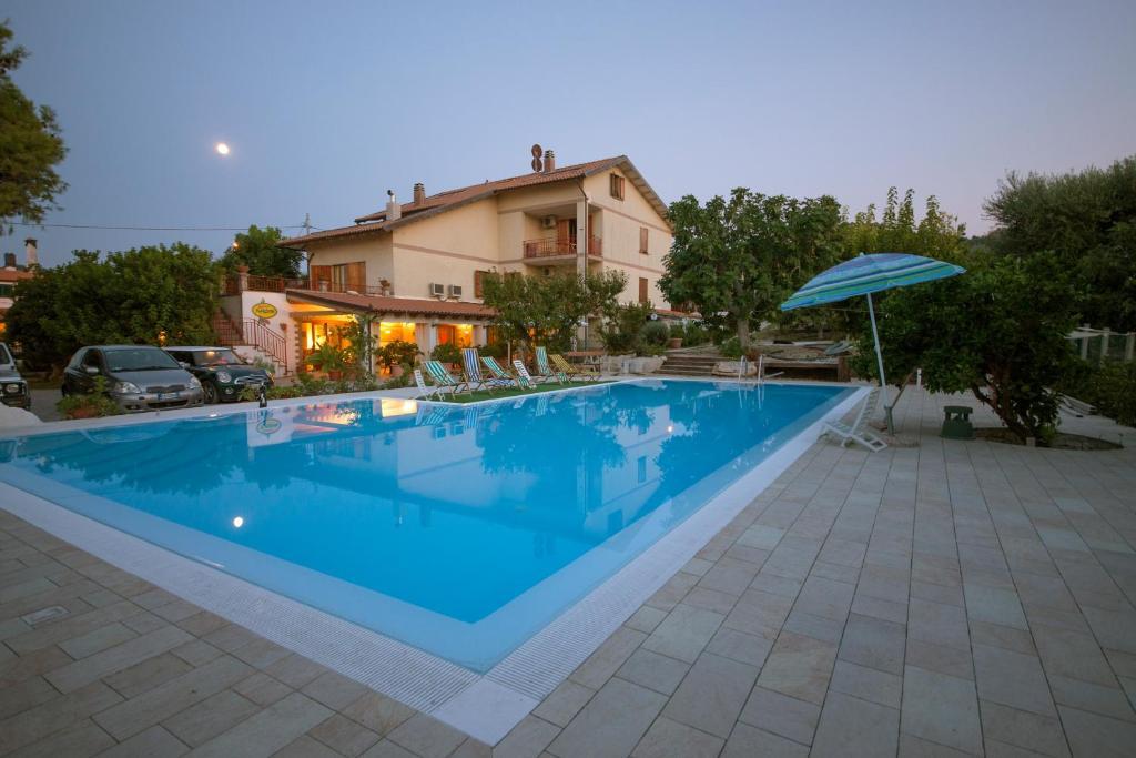 Willa Agriturismo Nardini Rodi Garganico Zewnętrze zdjęcie